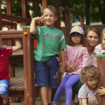 Zabawy na świeżym powietrzu w Niepublicznym Przedszkolu Tęczowa Kraina w Szczecinie